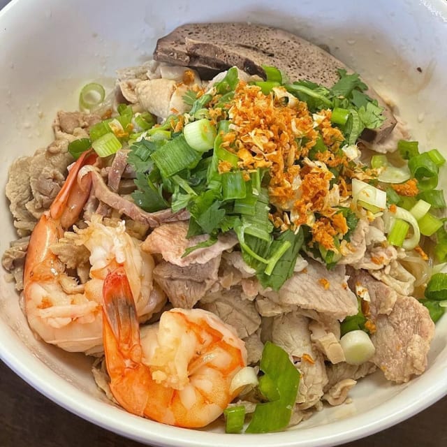 #1) Phnom Penh Noodle House Special.